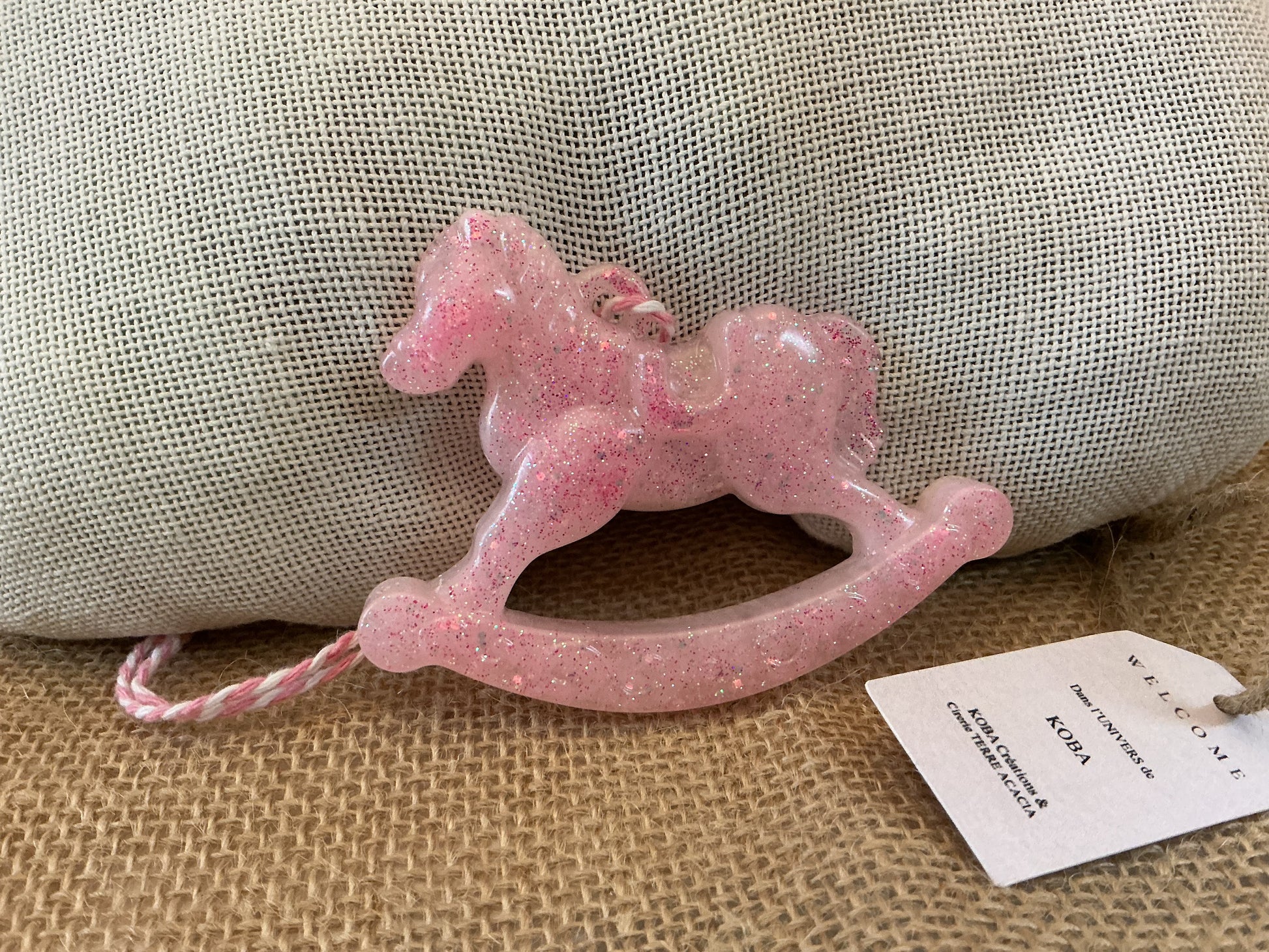 Cheval Rose  et Transparent