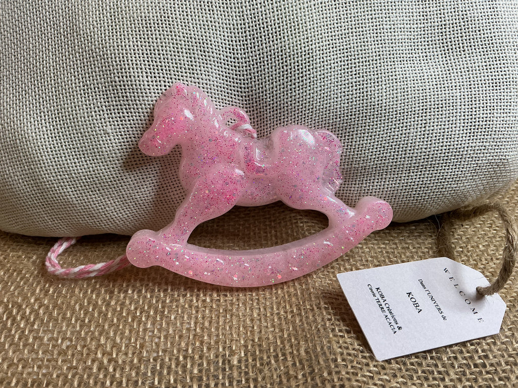 Cheval Rose  et Transparent