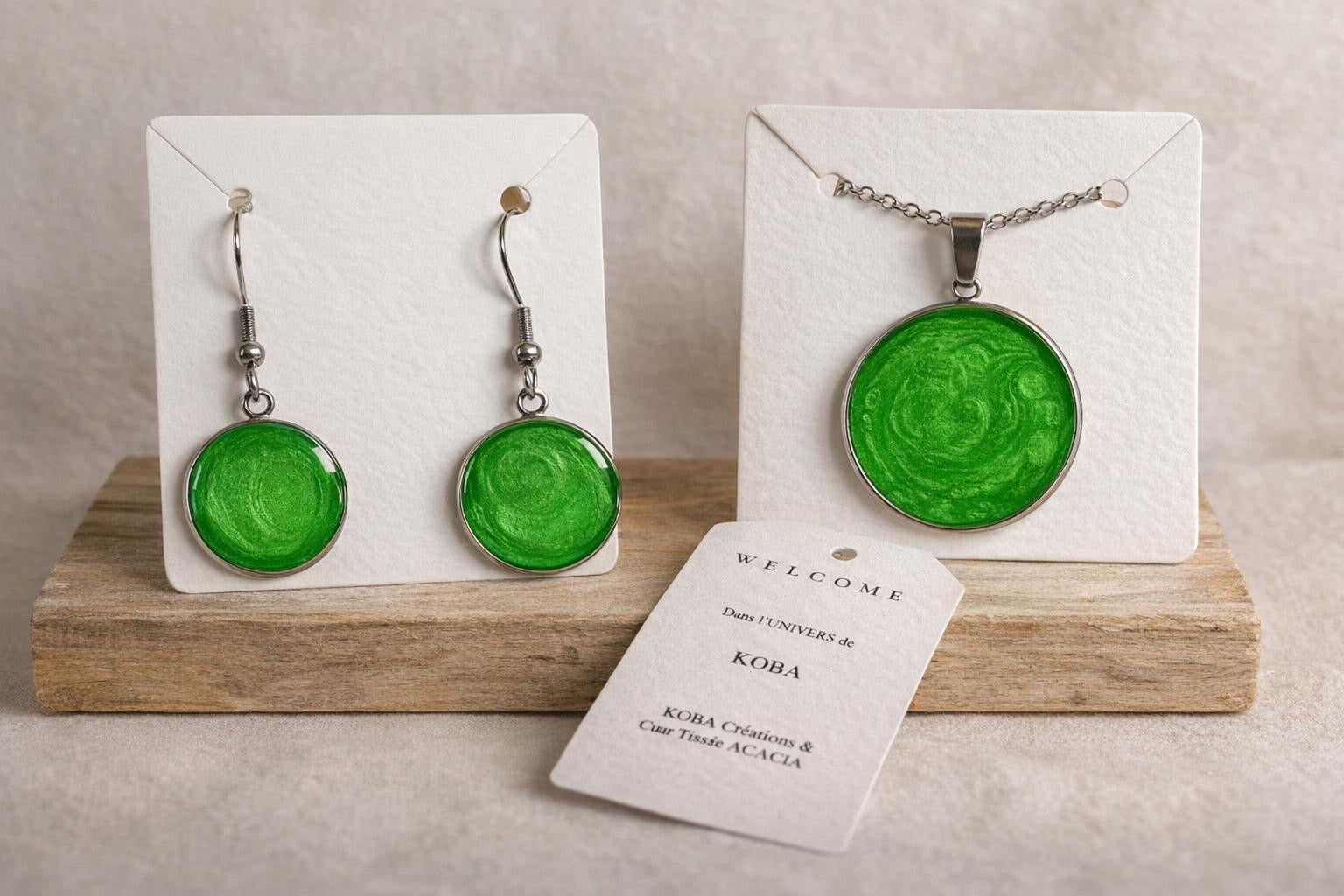 Ensemble collier et boucles d’oreilles Verts